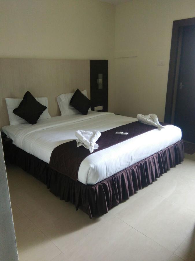 Hotel Tiruchendur Mani Iyer Пални Экстерьер фото