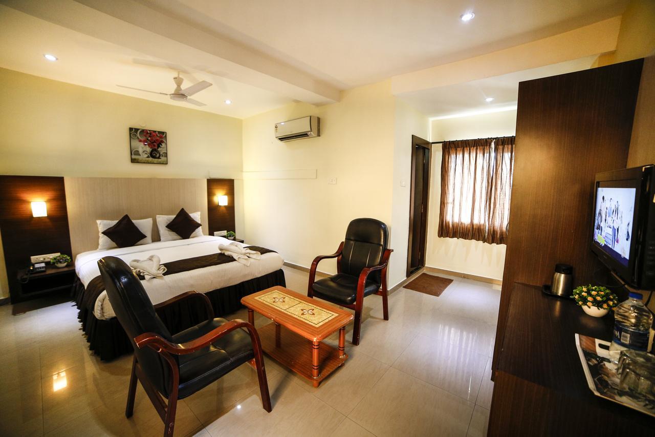 Hotel Tiruchendur Mani Iyer Пални Экстерьер фото